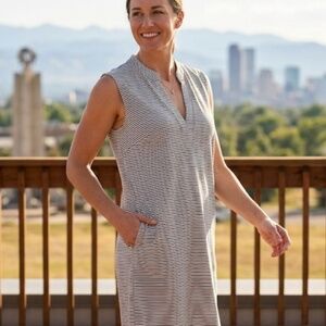 Carve Designs Striped Sleeveless Split-Neck Dress with Pockets Size Medium